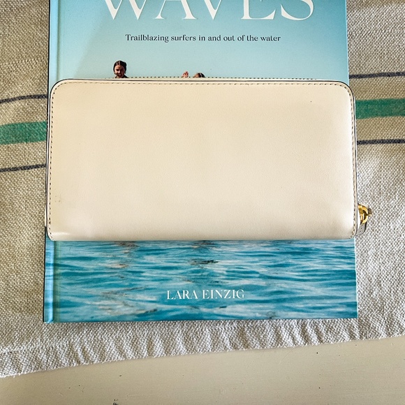 Coach Floral Zip Around Accordion Wallet with Tea Rose Appliqué and Grom… - Picture 9 of 12